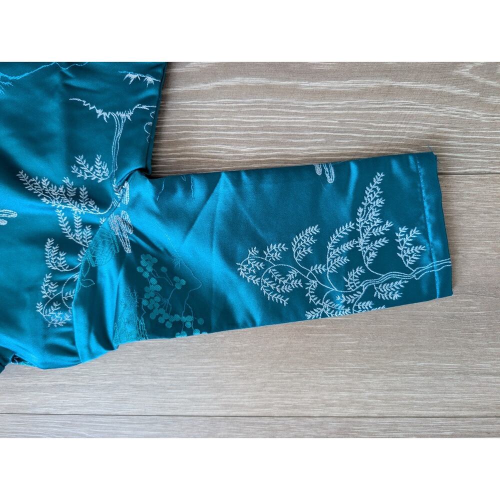 Ao Dai top features a traditional Turquoise Vietnamese pagoda Boys 4 - Picture 7 of 11